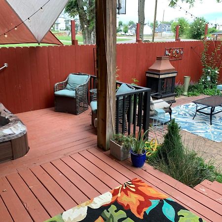 Vacation Home 5 Mins To Down Town 2 Bedrooms 2 Baths Garden Area Hot Tub Nashville Extérieur photo