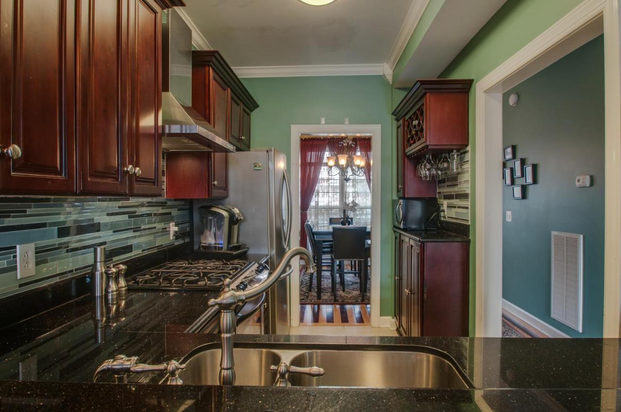 Vacation Home 5 Mins To Down Town 2 Bedrooms 2 Baths Garden Area Hot Tub Nashville Extérieur photo