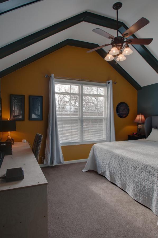 Vacation Home 5 Mins To Down Town 2 Bedrooms 2 Baths Garden Area Hot Tub Nashville Extérieur photo