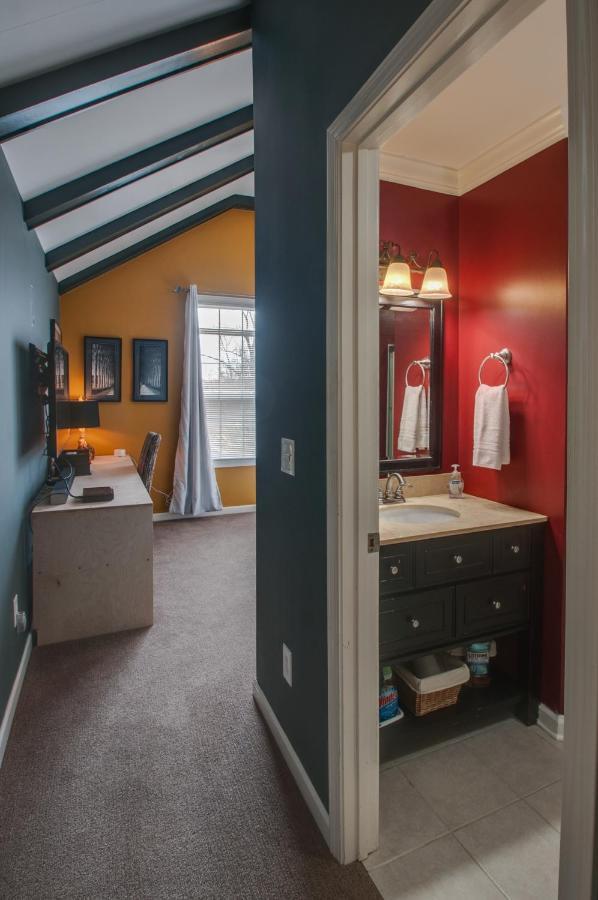 Vacation Home 5 Mins To Down Town 2 Bedrooms 2 Baths Garden Area Hot Tub Nashville Extérieur photo