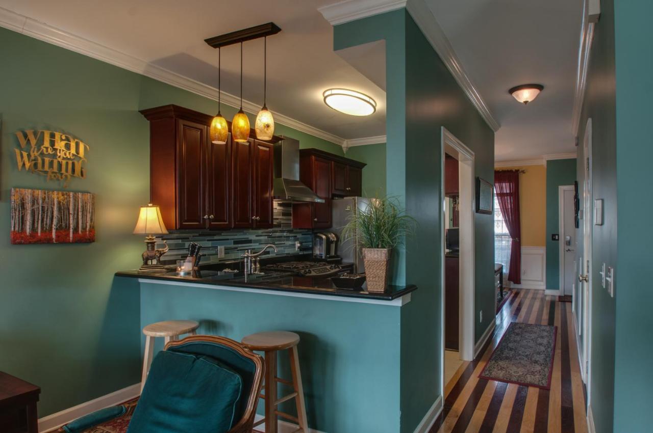Vacation Home 5 Mins To Down Town 2 Bedrooms 2 Baths Garden Area Hot Tub Nashville Extérieur photo