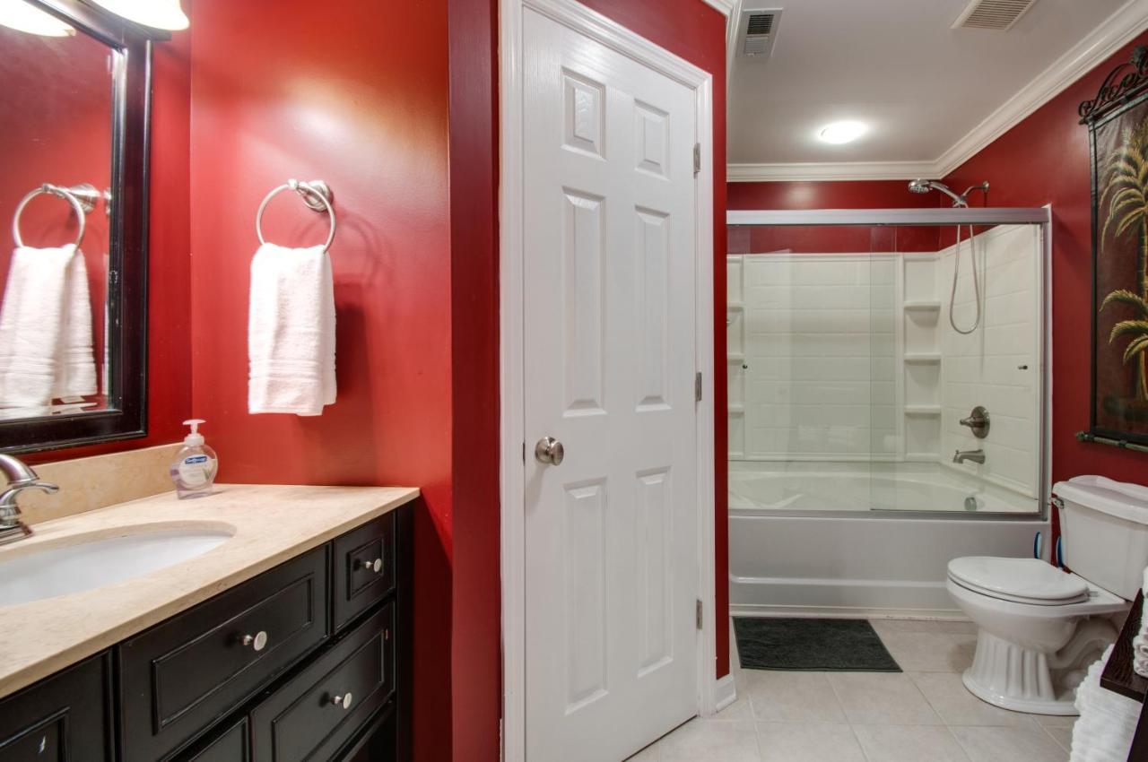 Vacation Home 5 Mins To Down Town 2 Bedrooms 2 Baths Garden Area Hot Tub Nashville Extérieur photo