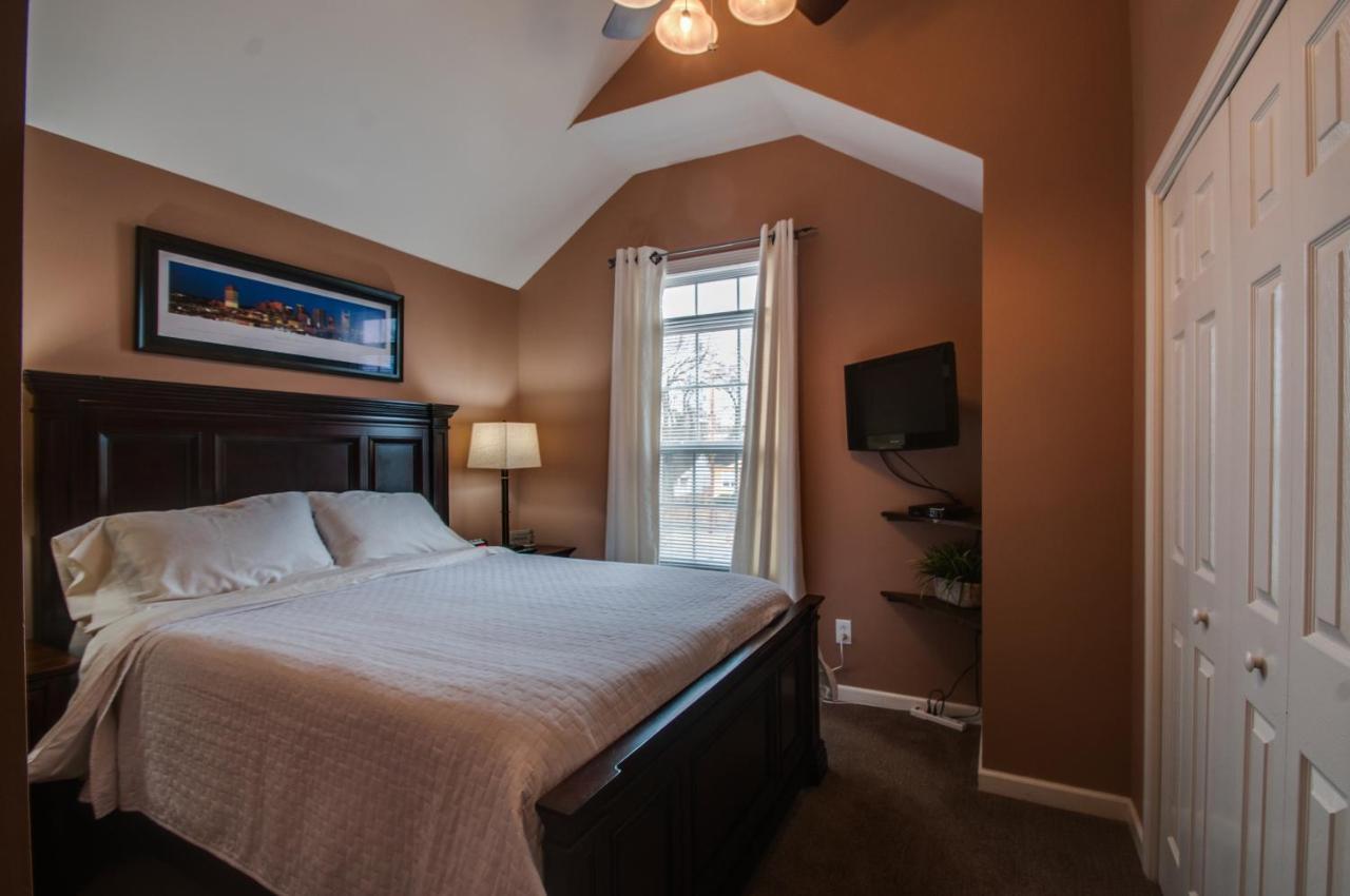 Vacation Home 5 Mins To Down Town 2 Bedrooms 2 Baths Garden Area Hot Tub Nashville Extérieur photo