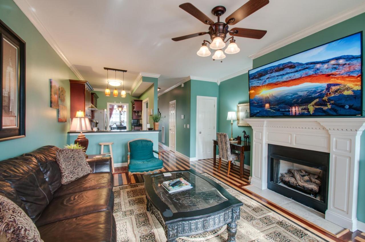 Vacation Home 5 Mins To Down Town 2 Bedrooms 2 Baths Garden Area Hot Tub Nashville Extérieur photo